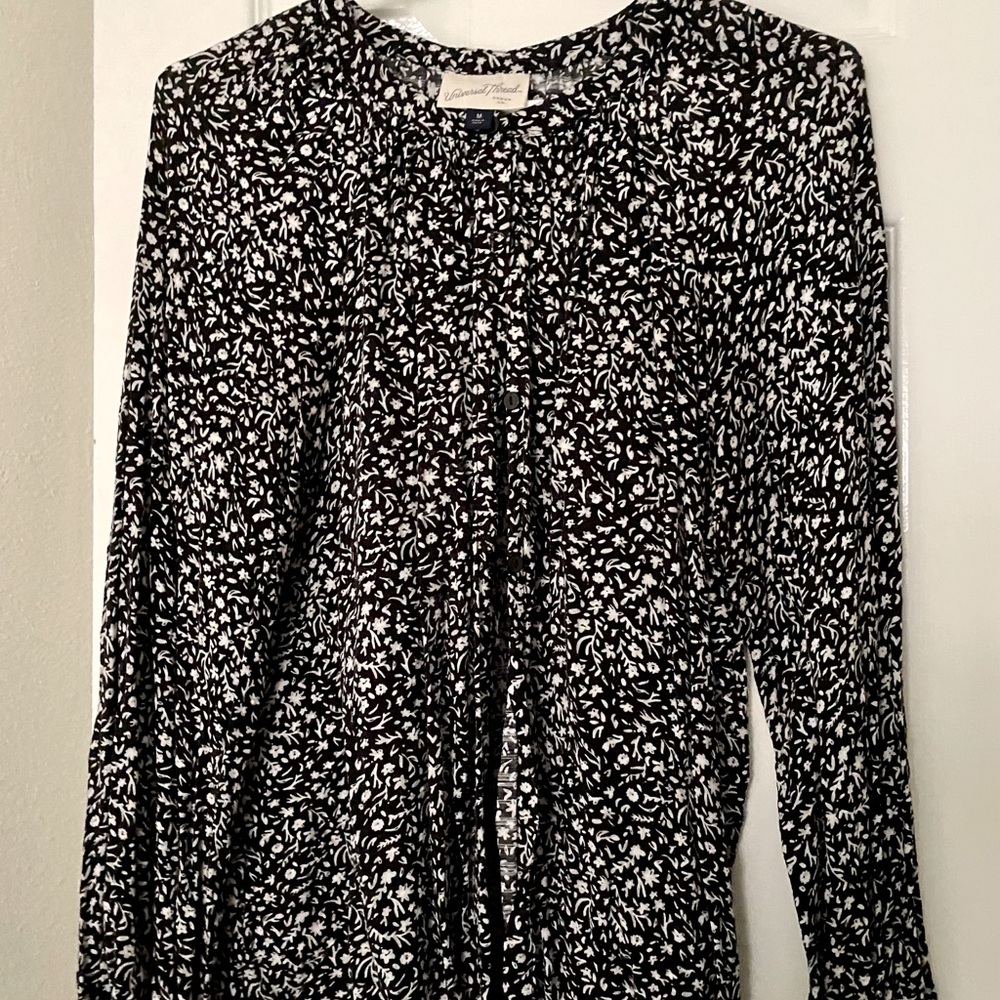BUTTON DOWN BLOUSE